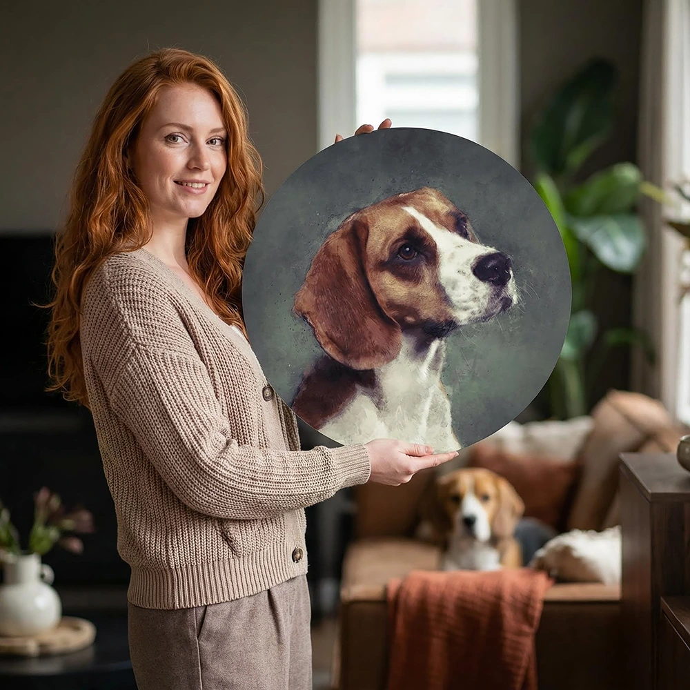 Geschilderd portret van je huisdier (hond, kat of paard). Deze vrouw heeft een muurcirkel portret van haar beagle.