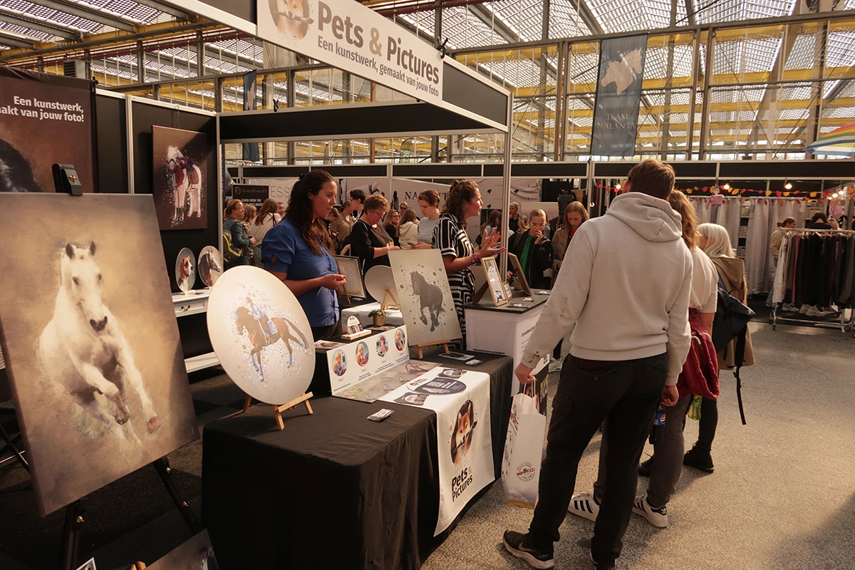 De stand van Pets and Pictures op Horse Event Pro