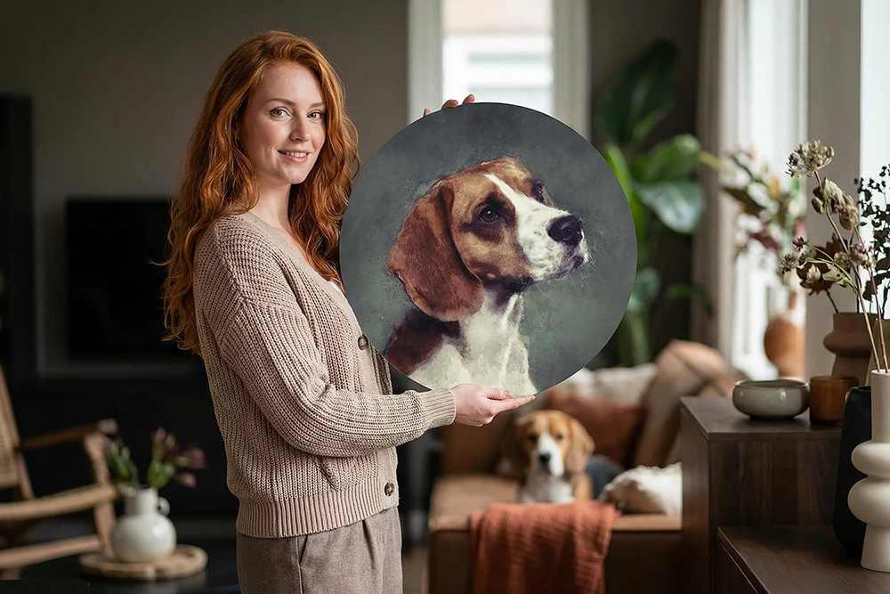 Watercolor dierenportret laten maken van je hond, kat of paard. Zoals deze Beagle op een muurcirkel met groene achtergrond.