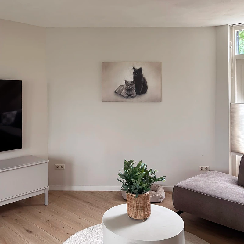 Handgetekende kunstwerk van katten in de woonkamer
